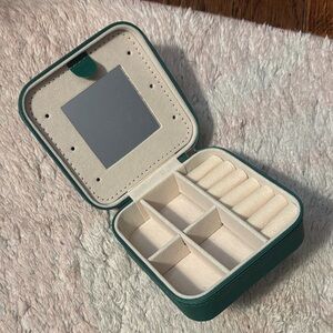 BRAND NEW Travel jewelry case